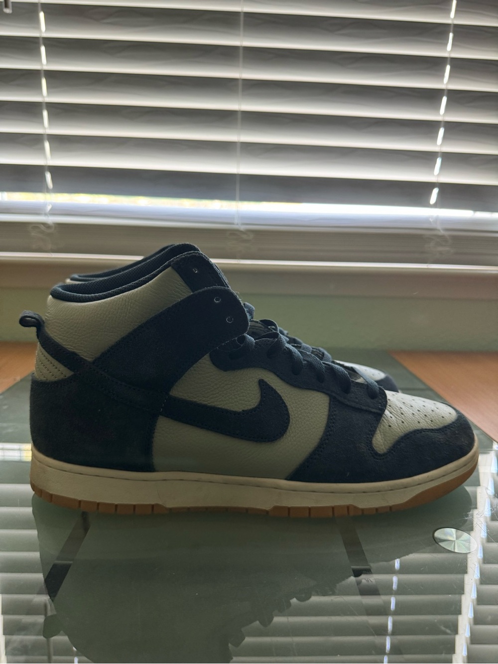 Nike High-Top Sneaker in Navy and Mint